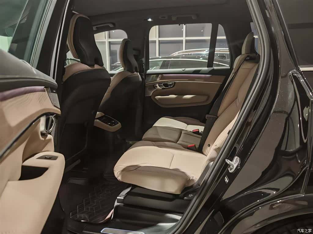 Volvo XC90, 2025 22