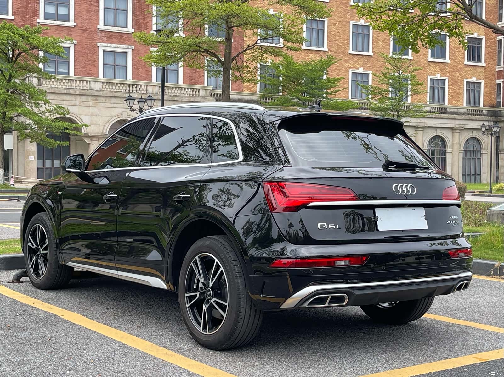 Audi Q5L, 2025 6