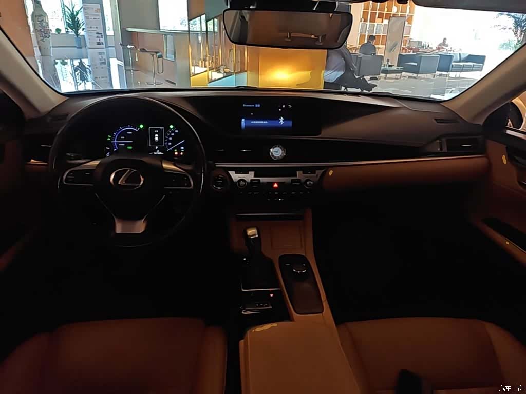 Lexus ES, 2016 10