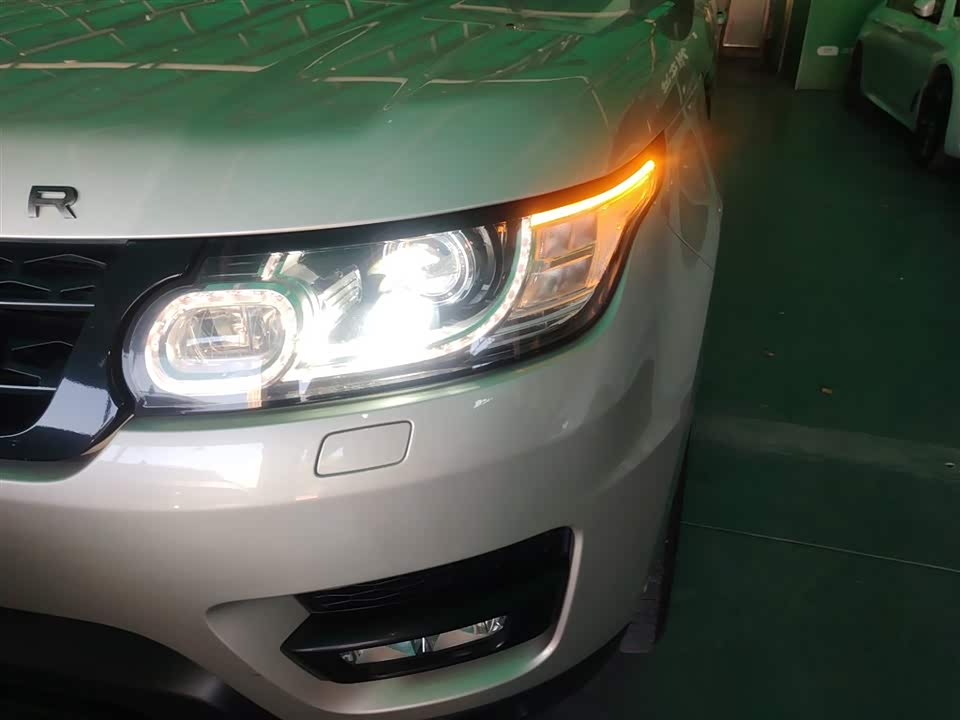 Land Rover Range Rover Sport Land Rover Range Rover Sport
