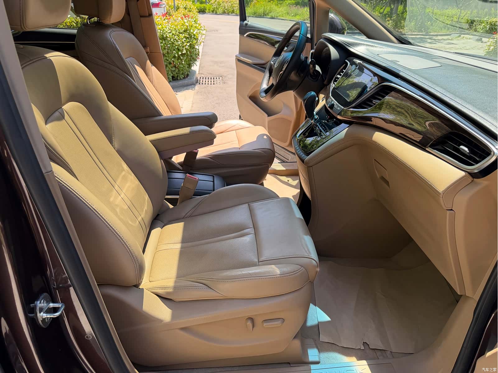 Buick GL8, 2018 9