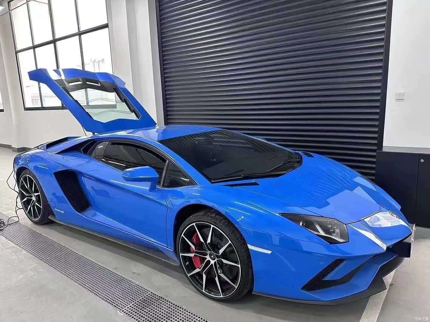 Lamborghini Aventador