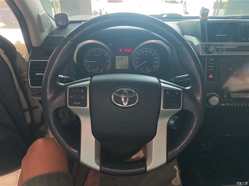 Toyota Prado, 2015 11
