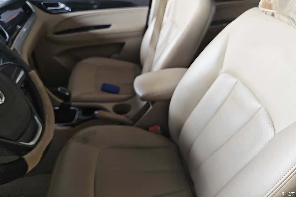 Wuling 730, 2017 9
