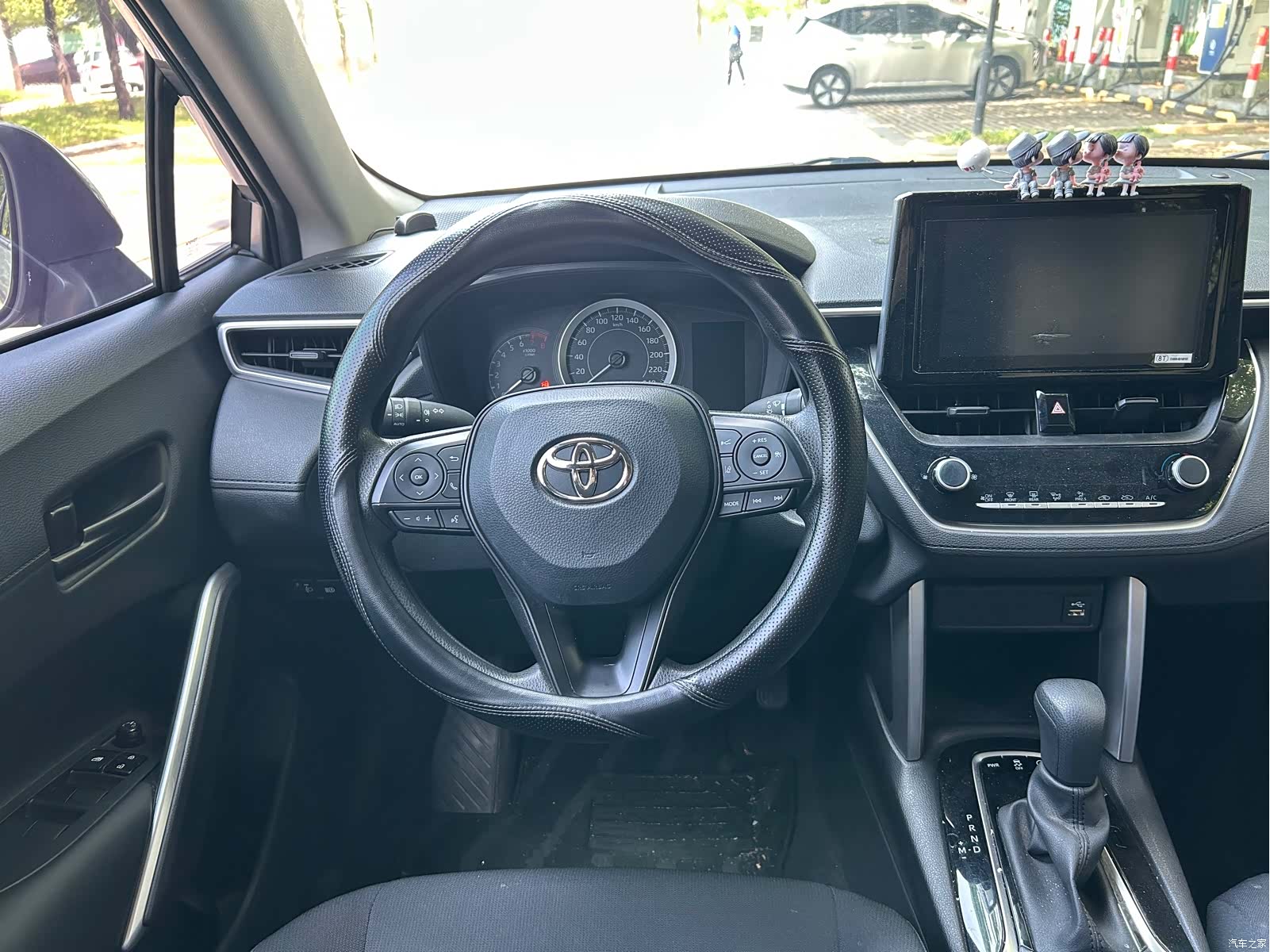 Toyota Corolla, 2023 все фото