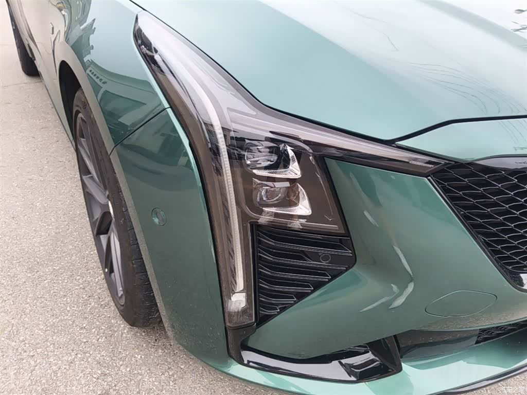 Cadillac CT5, 2025 13
