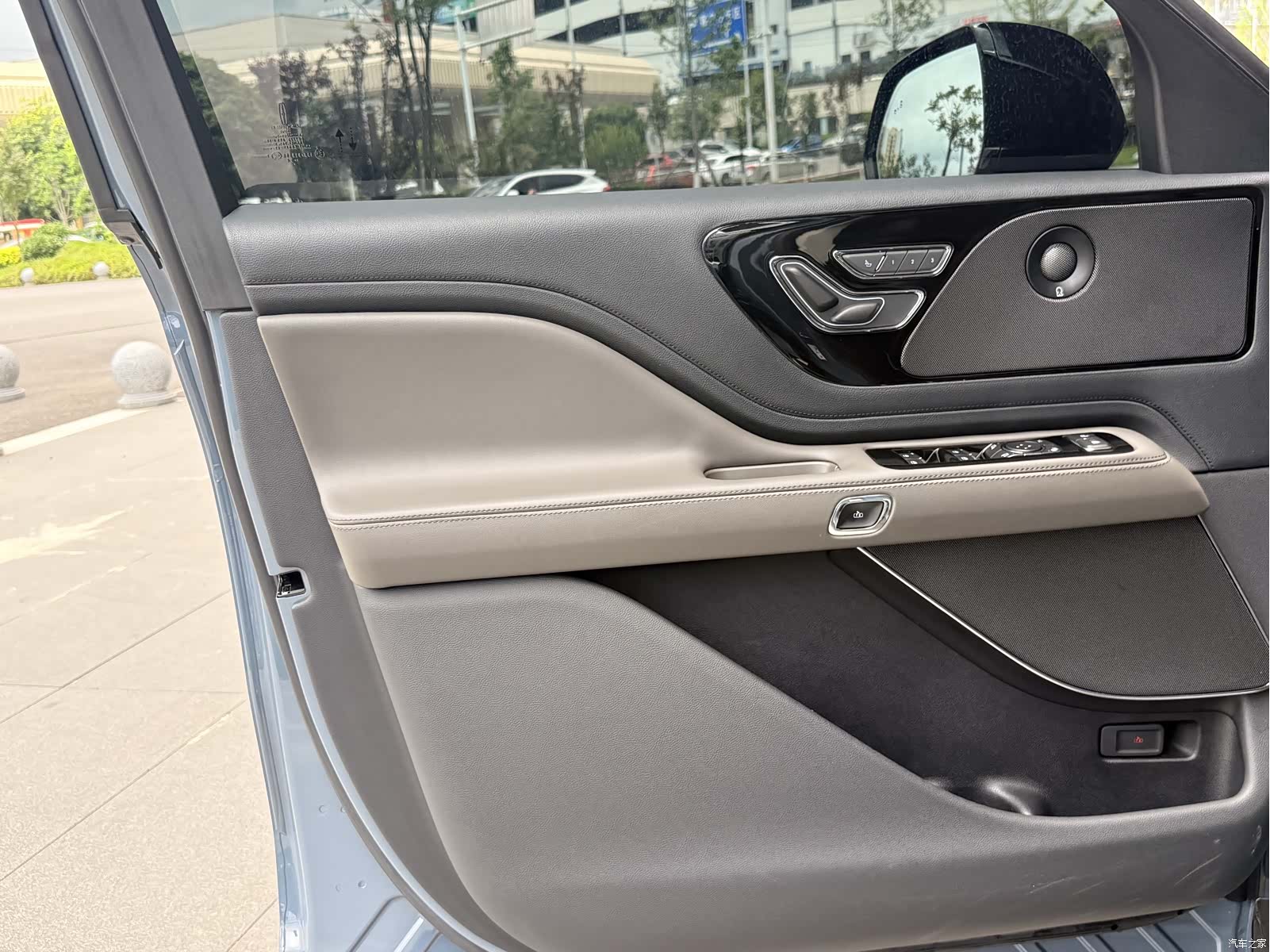 Lincoln Aviator, 2025 23