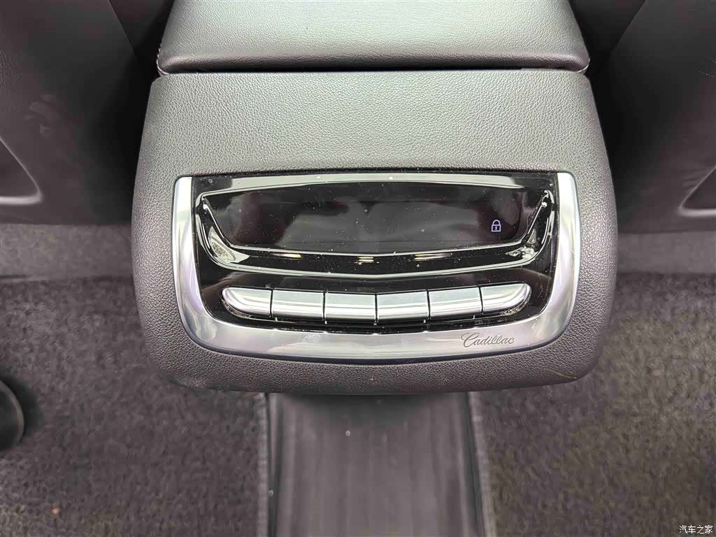 Cadillac XT6, 2021 11