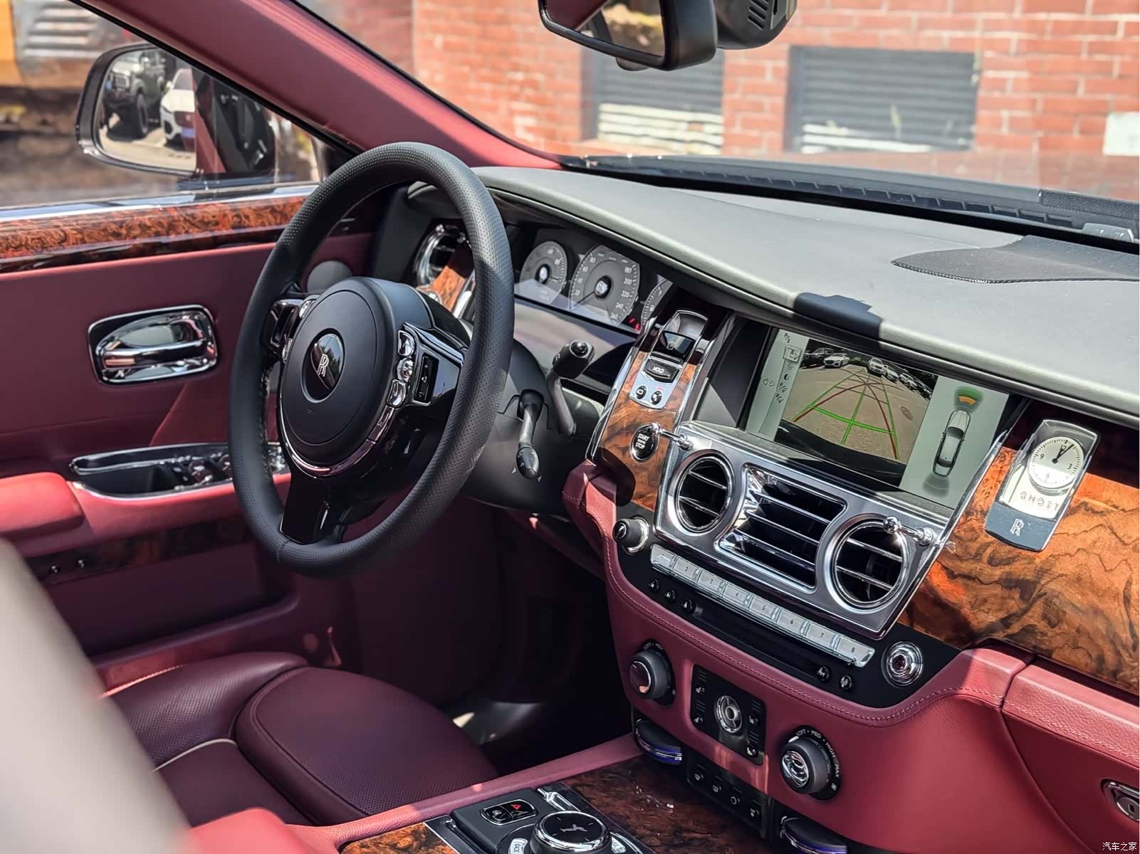 Rolls-Royce Ghost, 2016 8