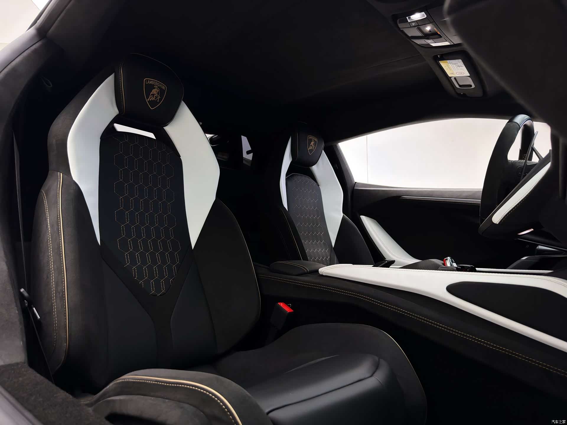 Lamborghini Revuelto, 2025 27