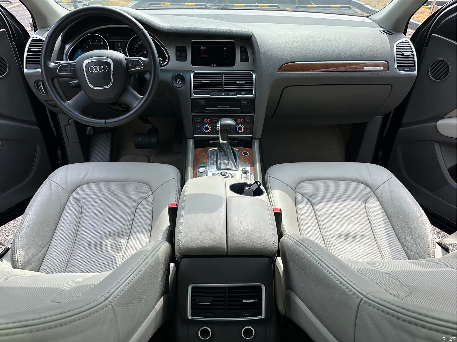 Audi Q7, 2011 9