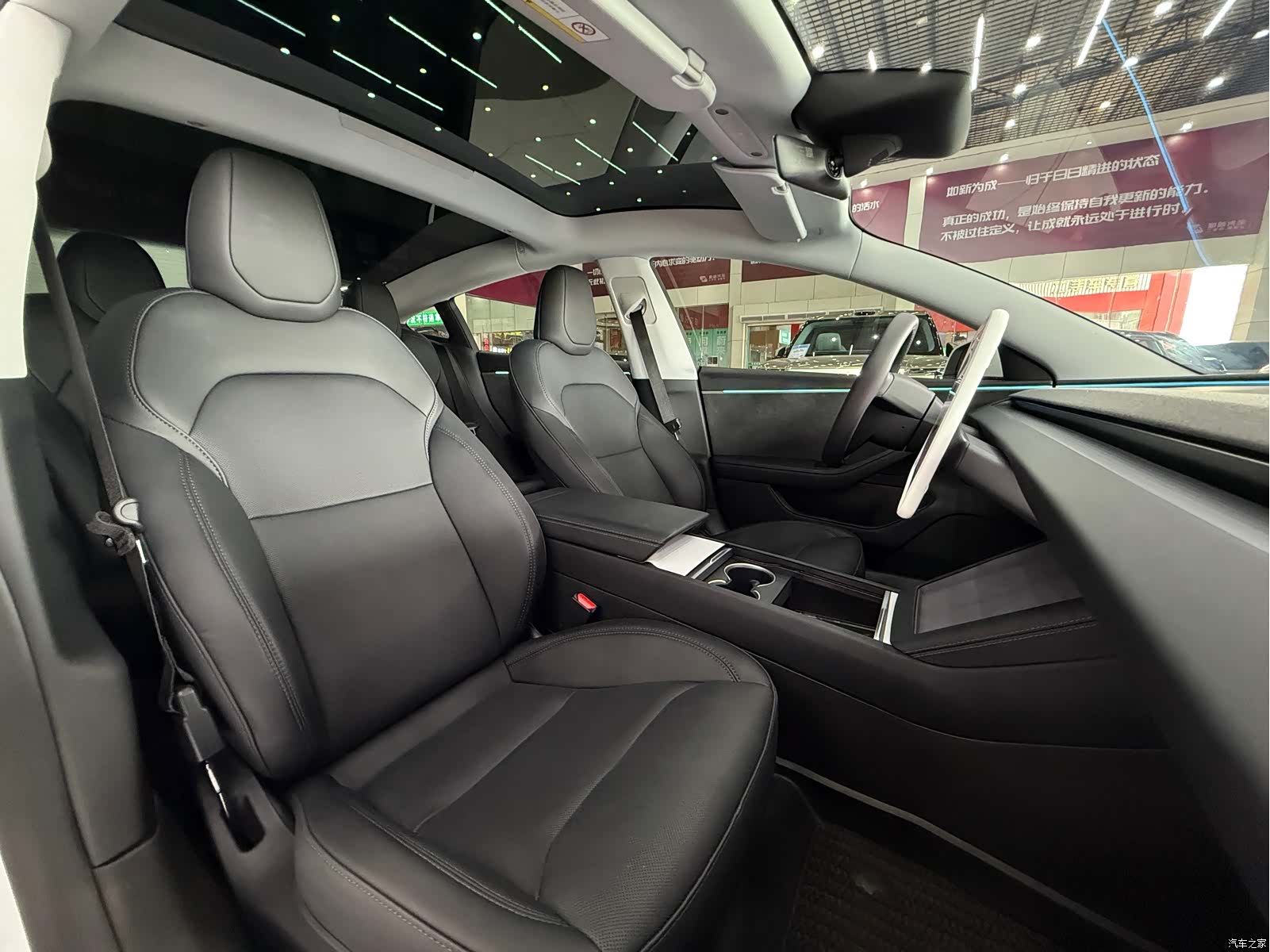 Tesla Model 3, 2025 16
