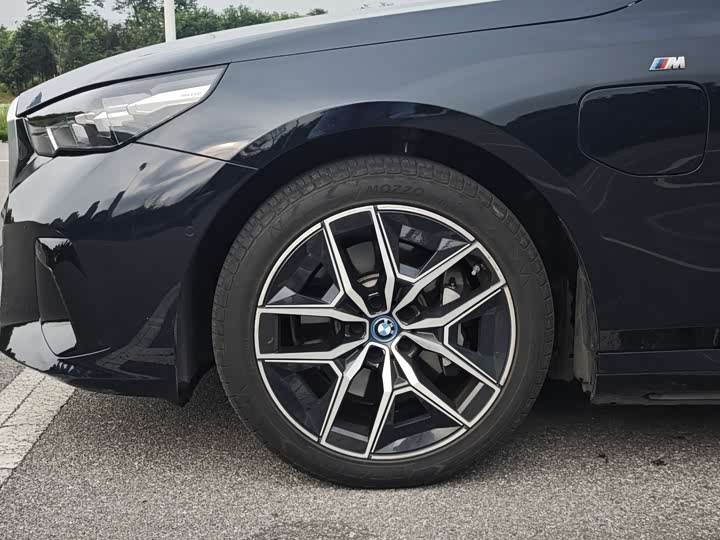 BMW i5 2024 eDrive 35L M Sport package