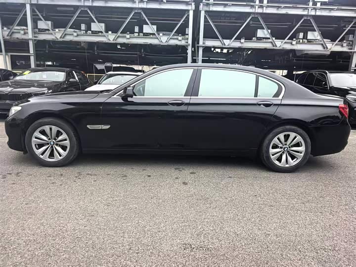 BMW 7 Series, 2011 года фото 7