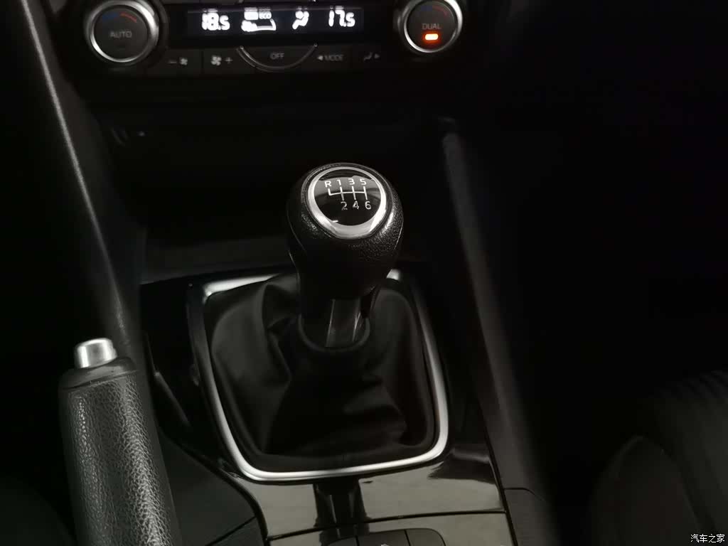 Mazda Mazda3, 2016 13