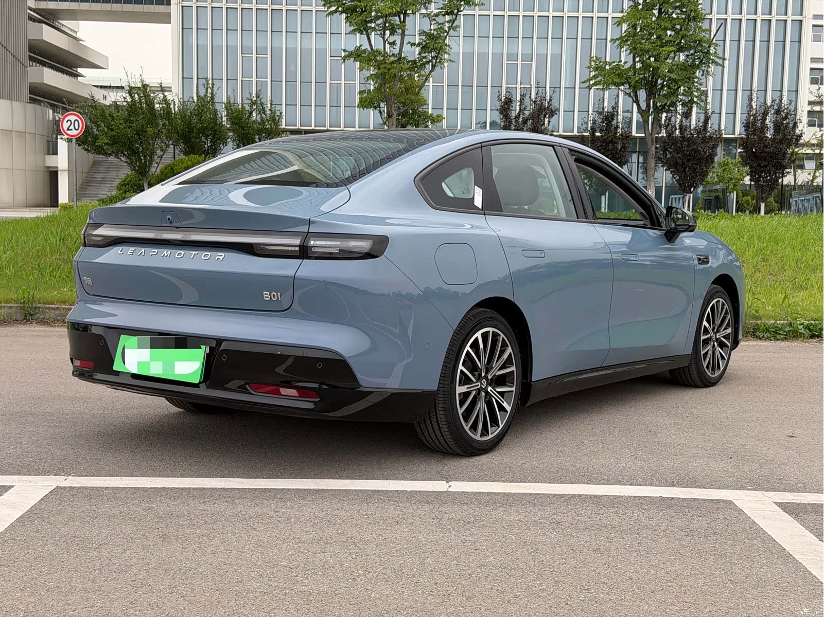 Leapmotor B01, 2025 все фото