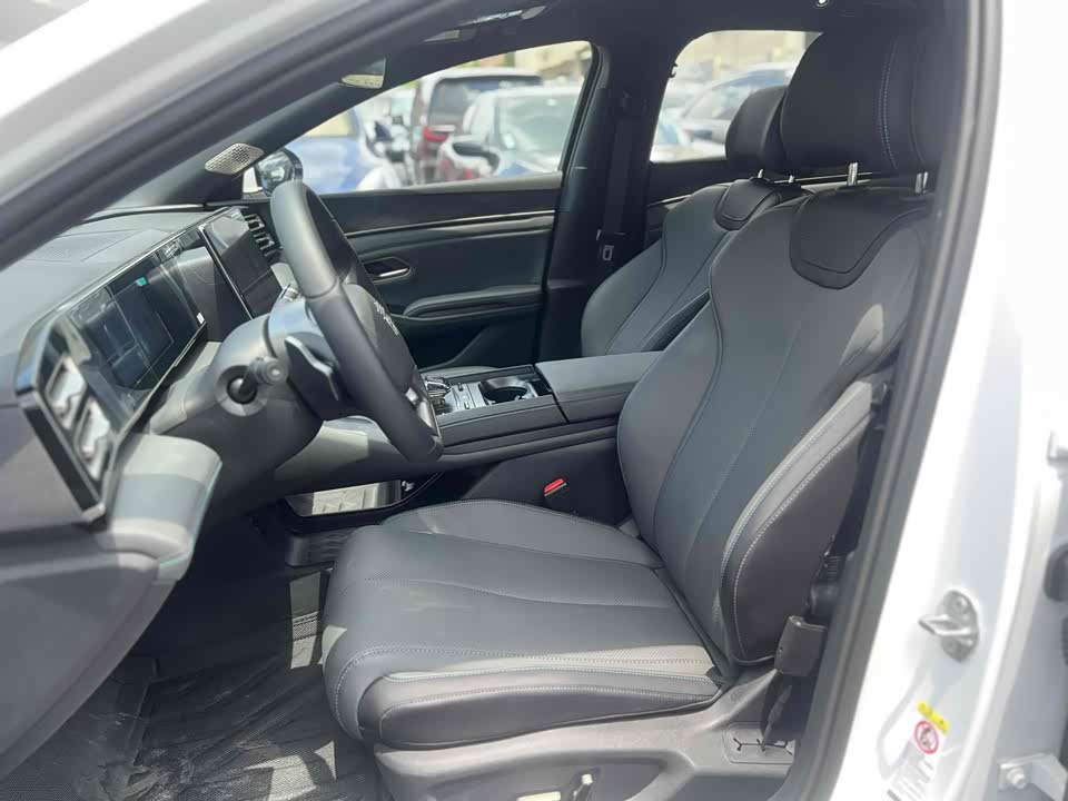 BYD Qin L BYD Qin L