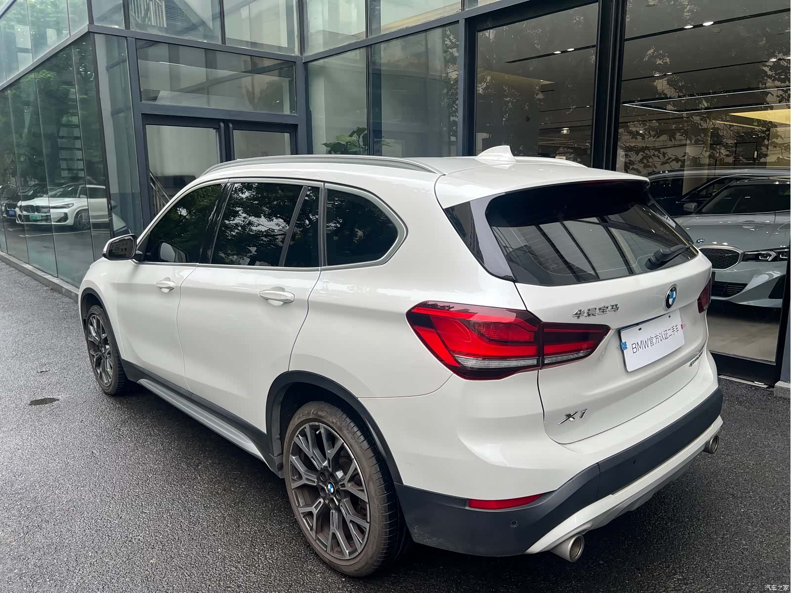 BMW X1, 2020 все фото