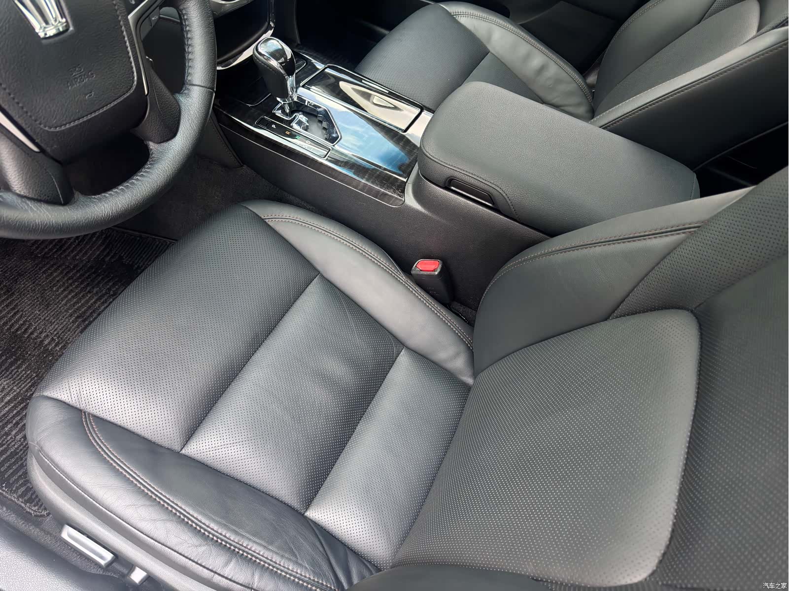 Toyota Crown, 2016 13