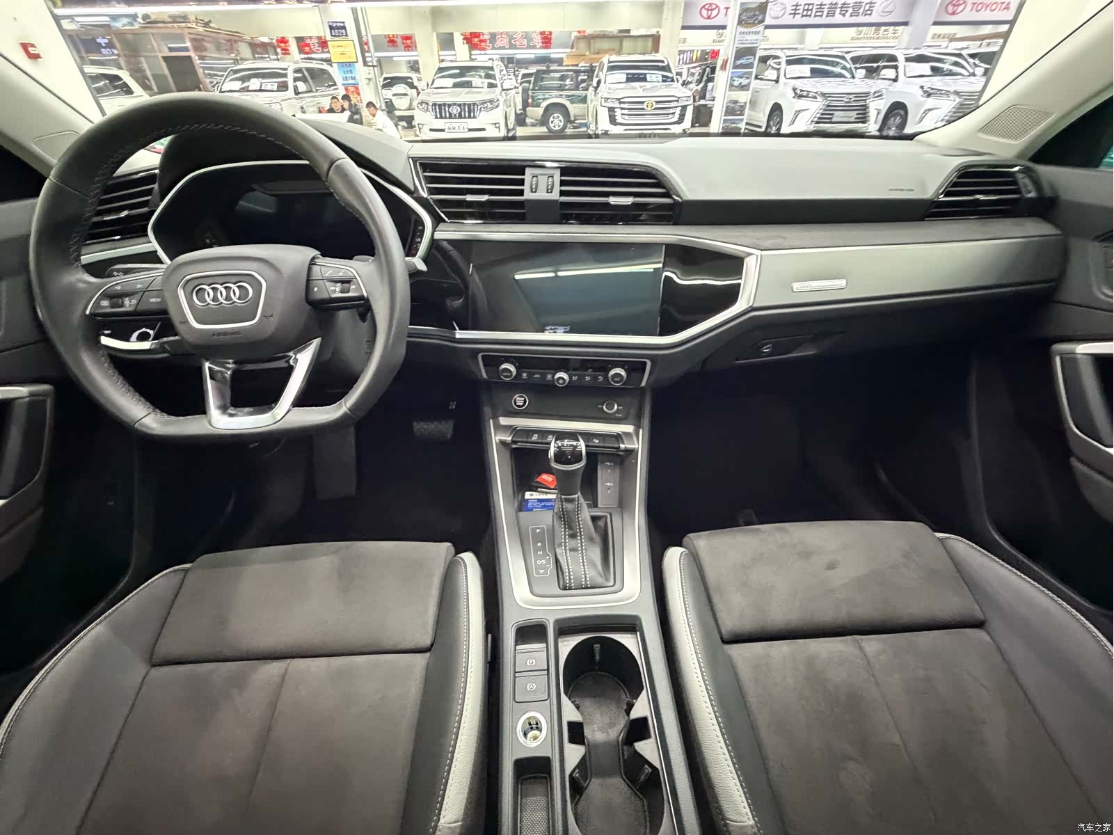 Audi Q3, 2023 9