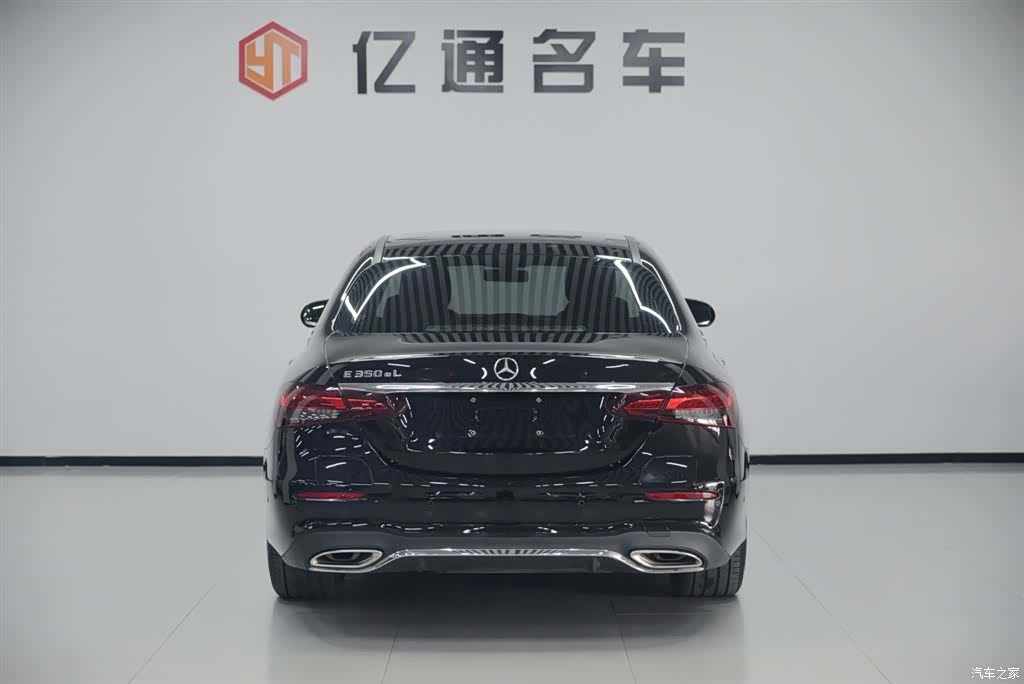 Mercedes-Benz E-Class, 2023 23