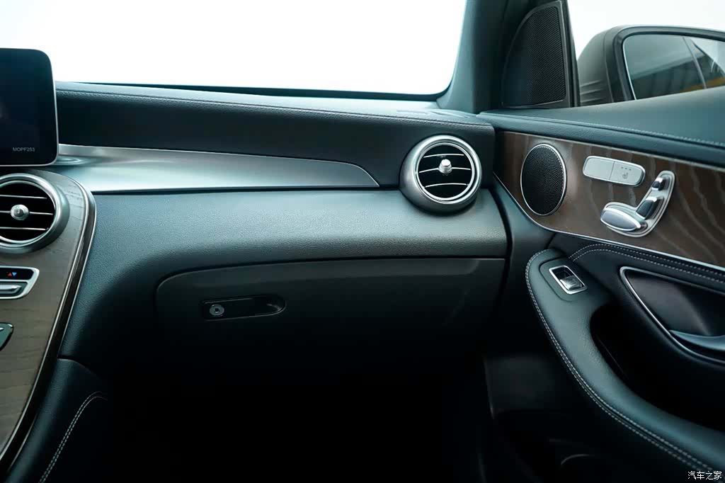 Mercedes-Benz GLC, 2019 23