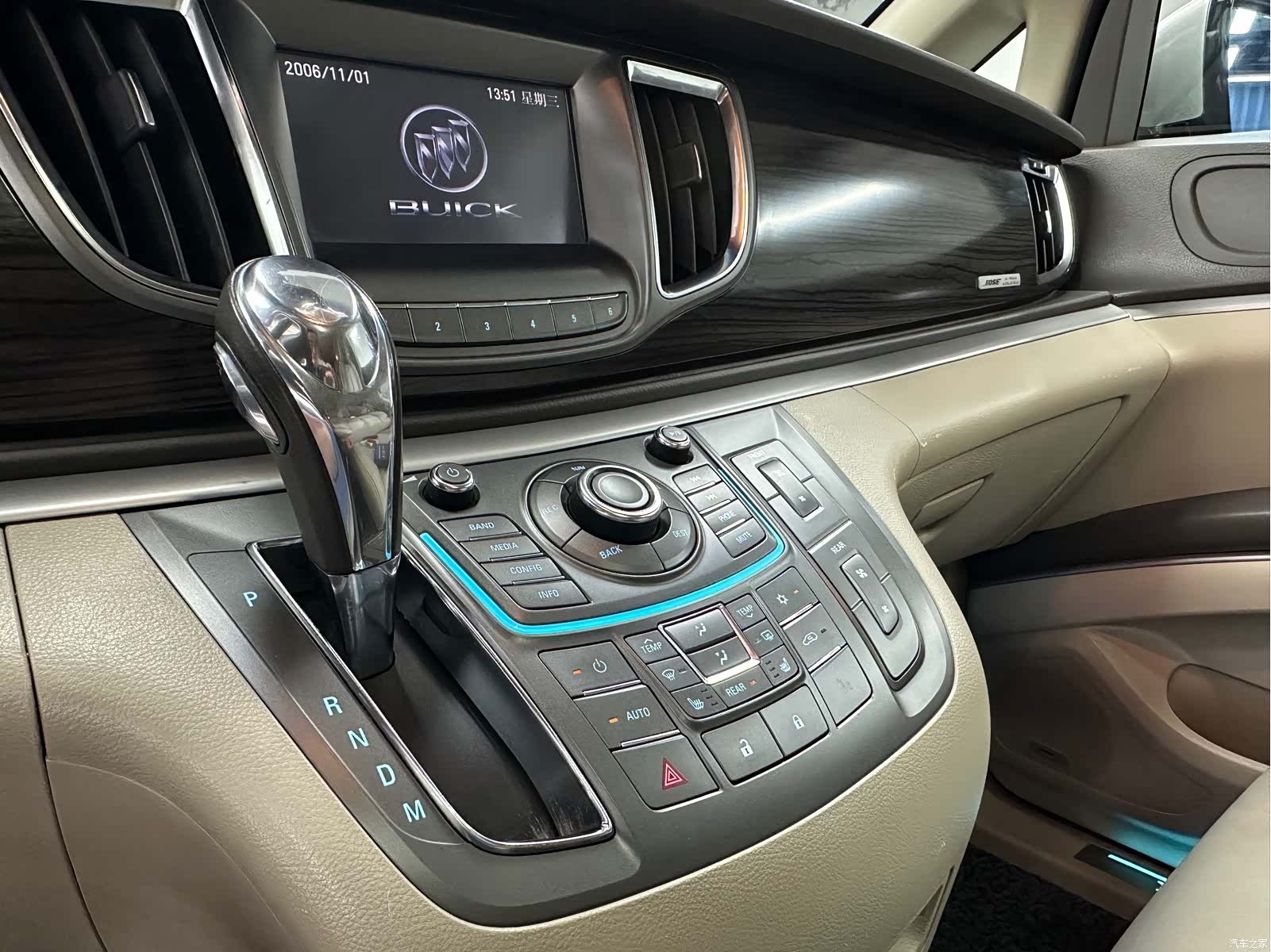 Buick GL8, 2011 14