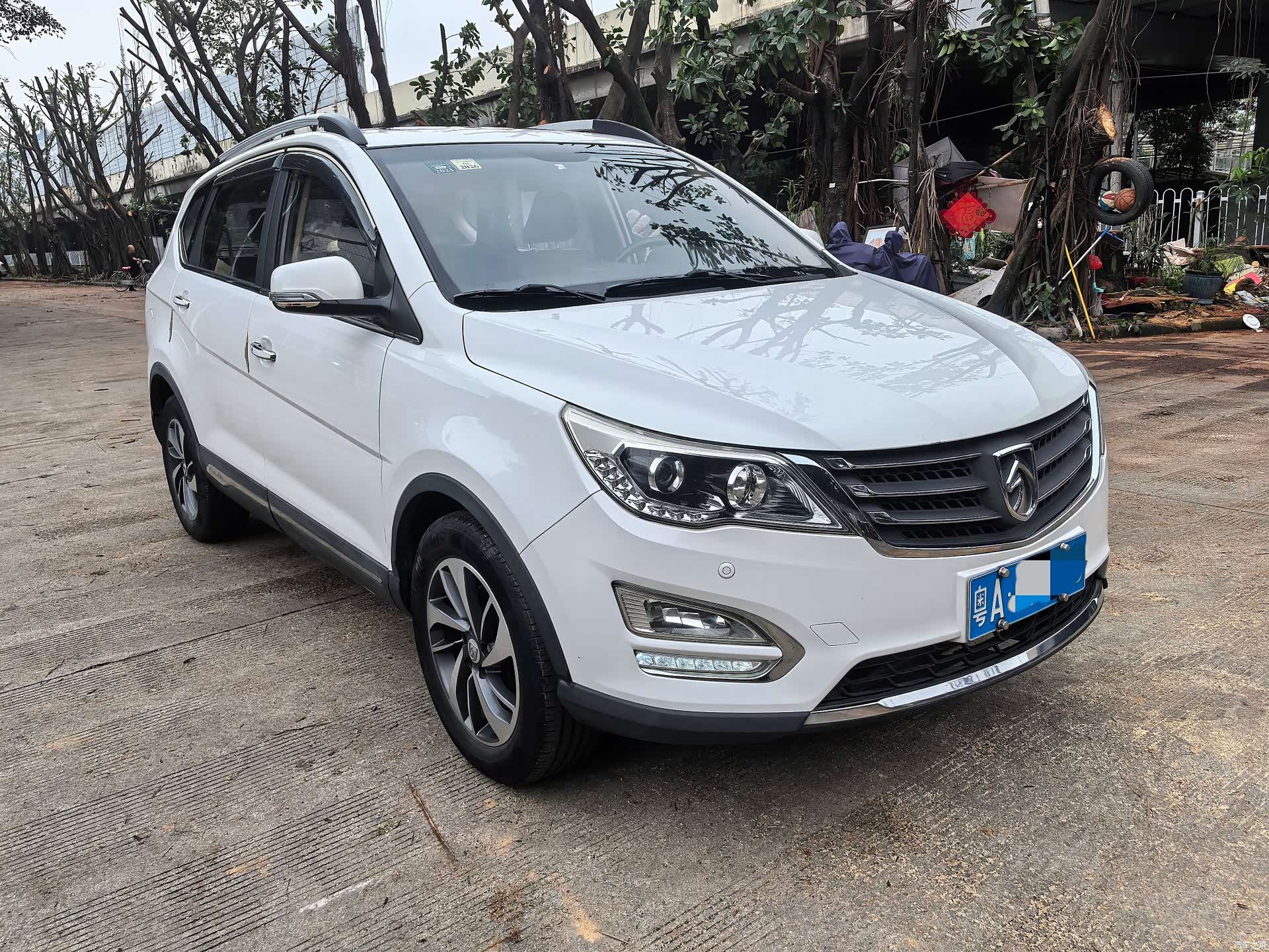 Wuling 560, 2015 3