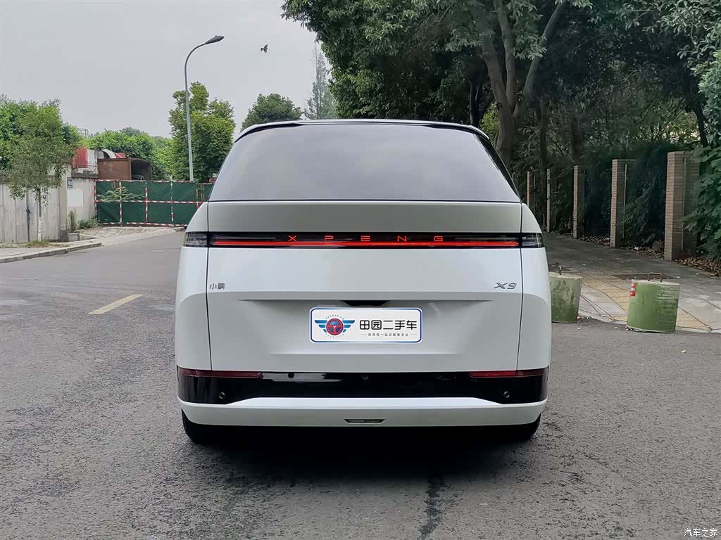 Xpeng X9, 2025 все фото