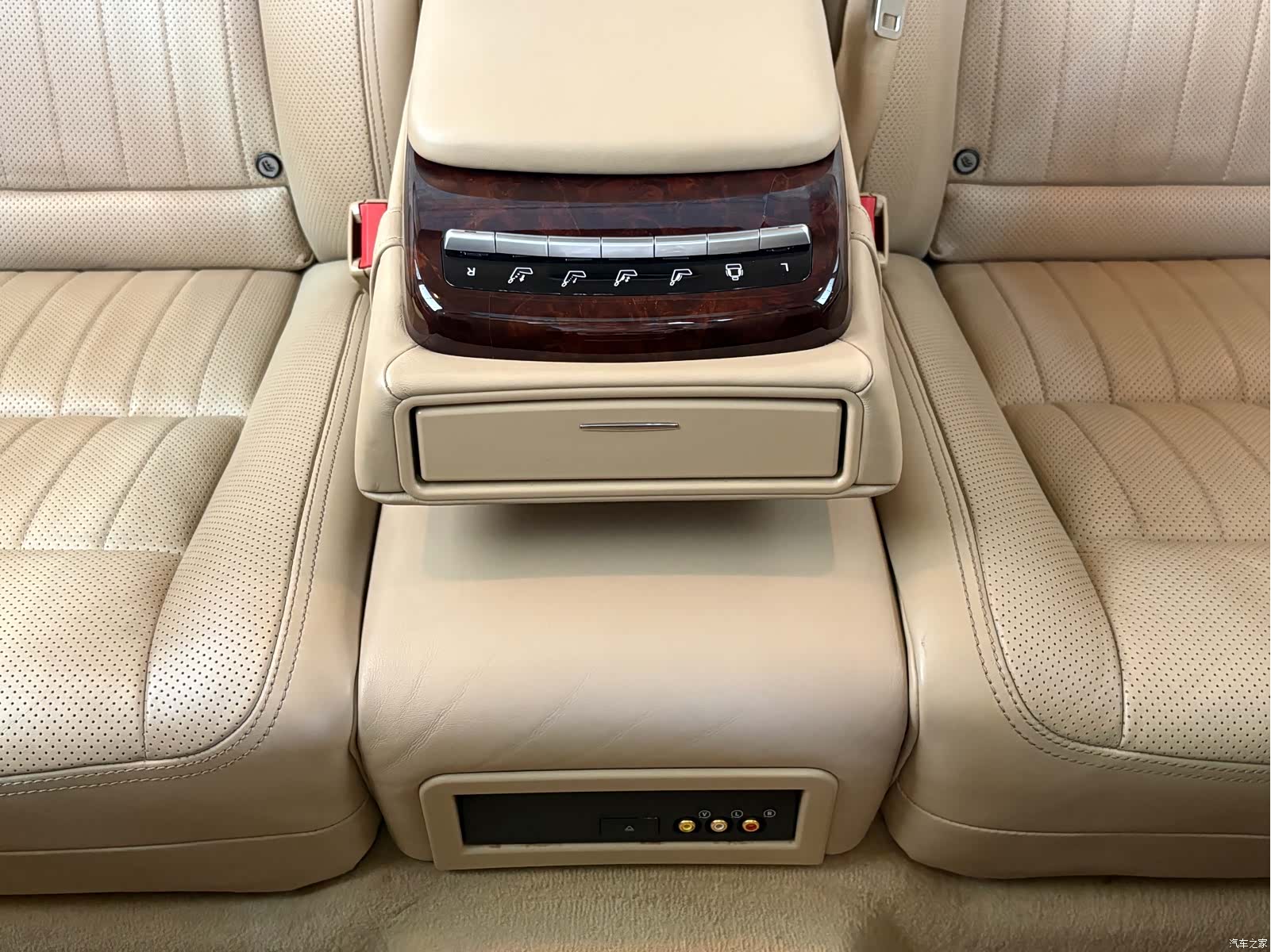 Mercedes-Benz S-Class, 2012 31