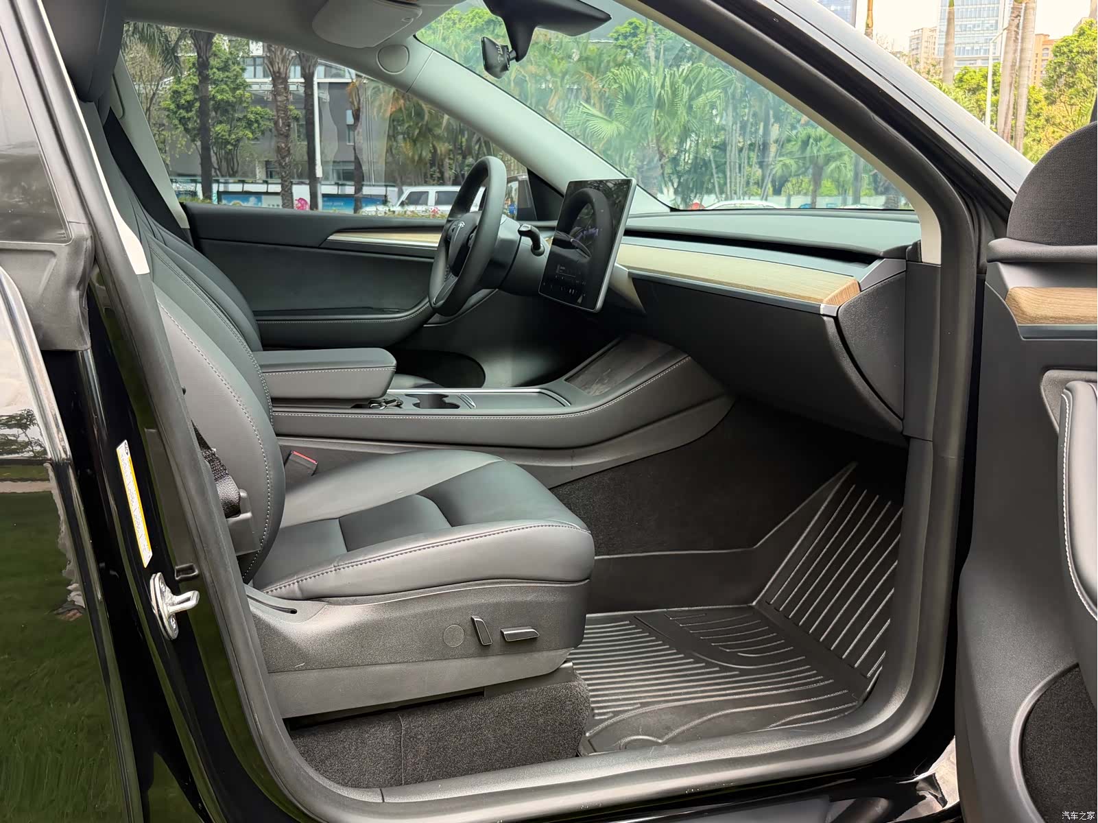 Tesla Model Y, 2023 10