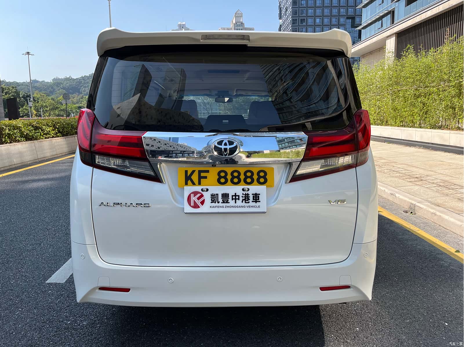 Toyota Alphard, 2016 все фото