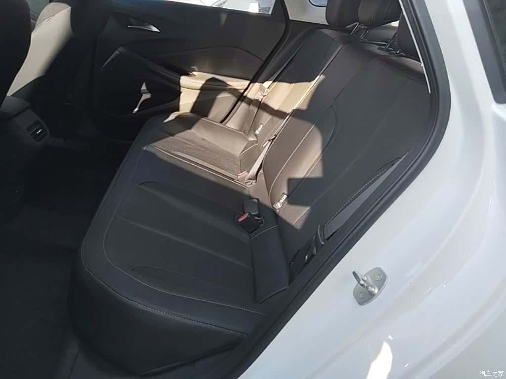 Buick Verano, 2022 17