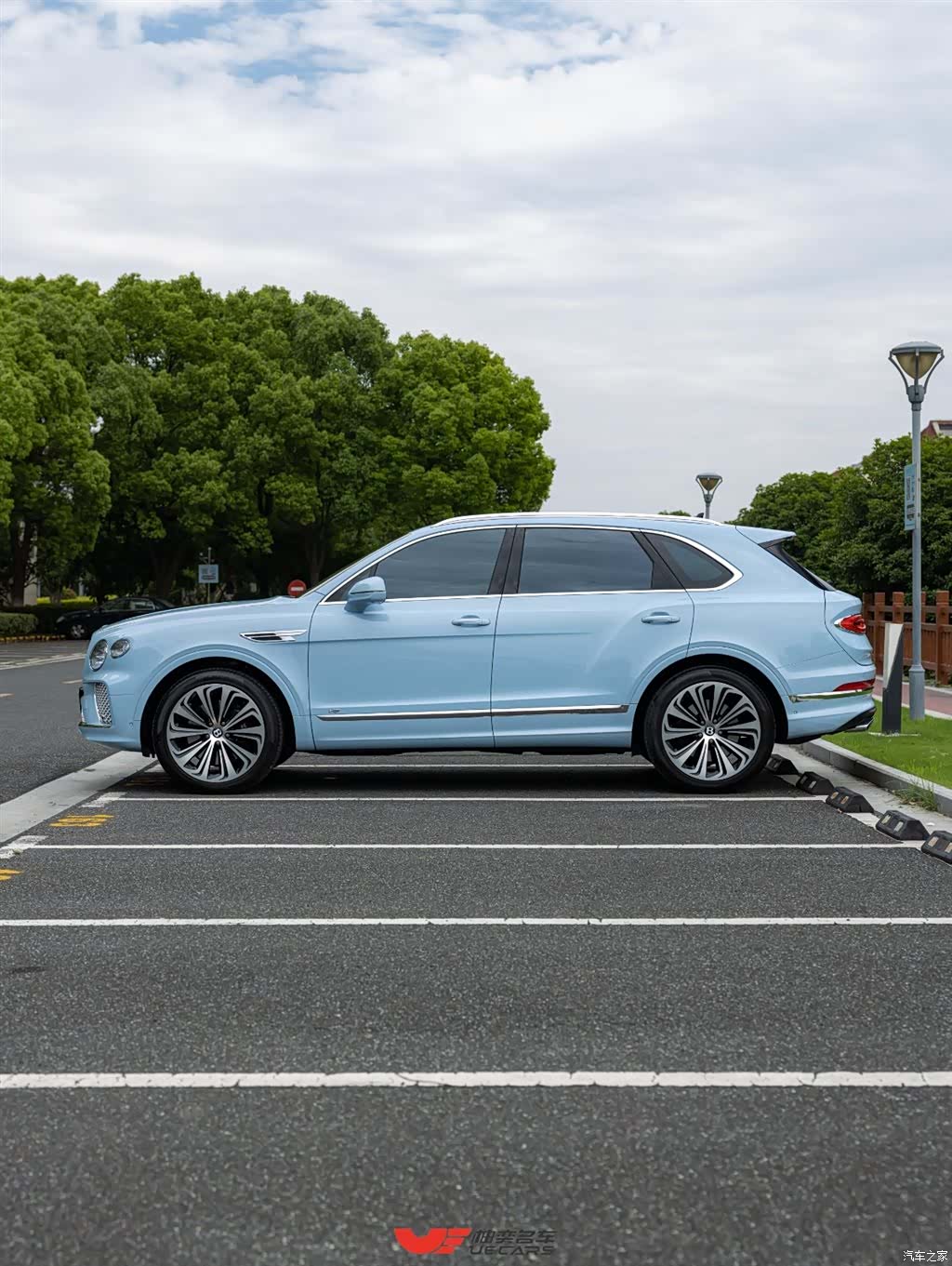 Bentley Bentayga, 2023 7