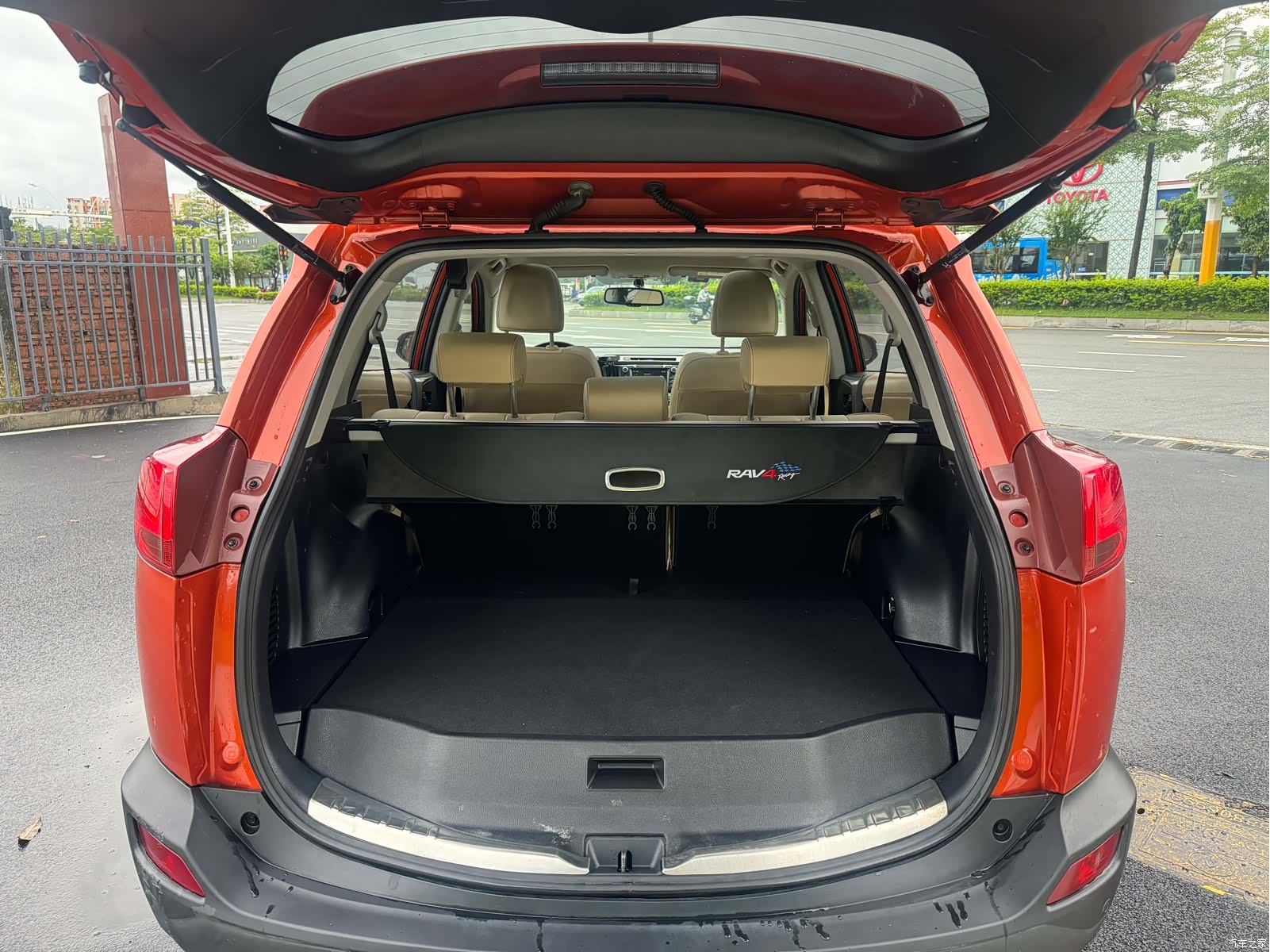 Toyota RAV4, 2015 16