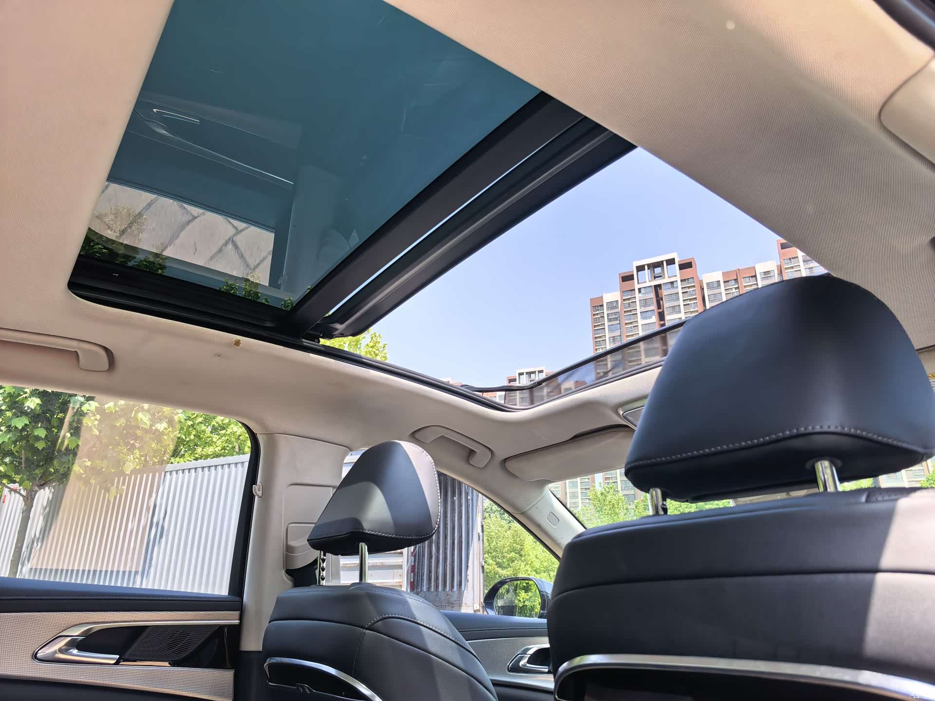 Hongqi H5, 2023 23