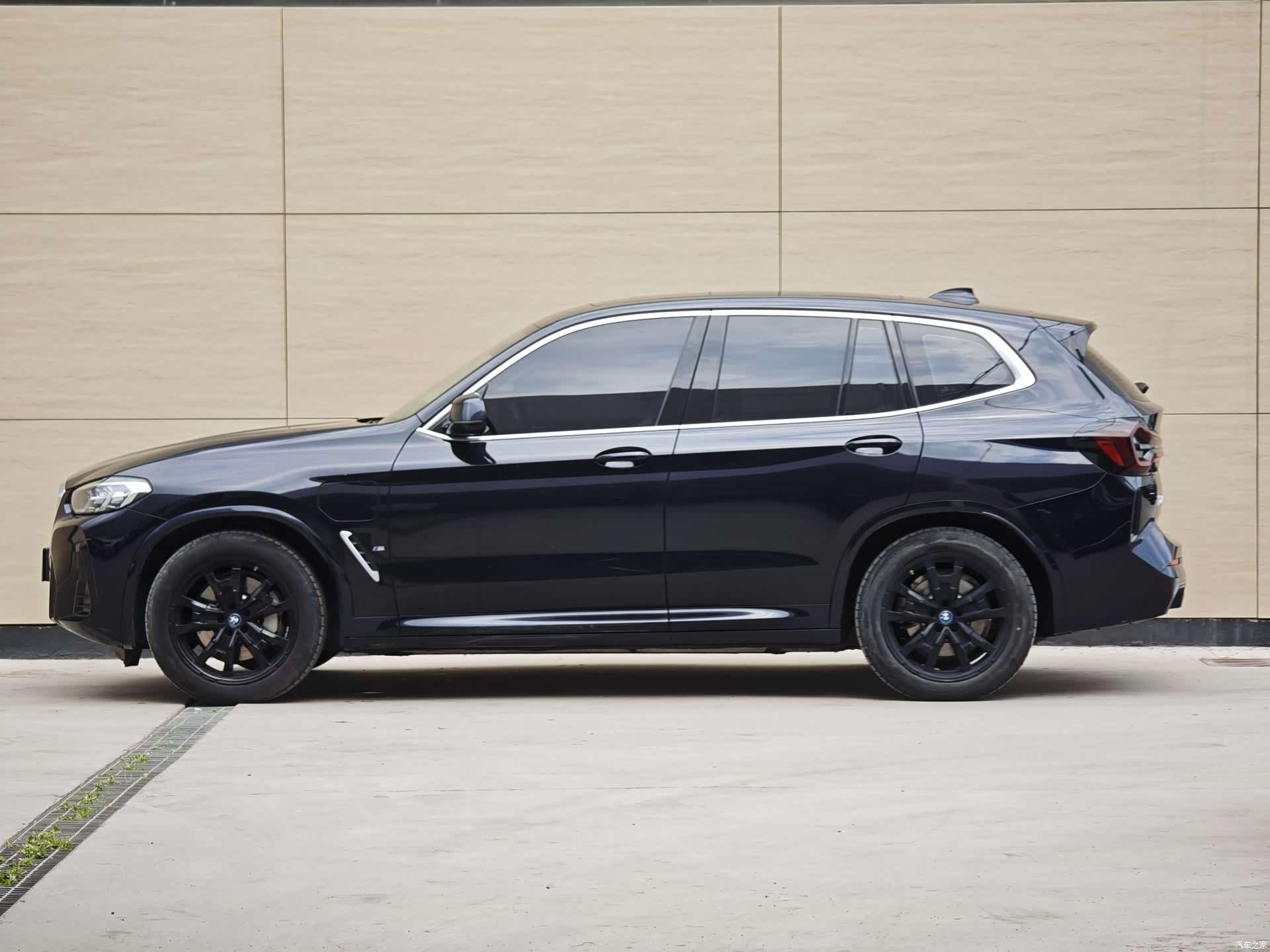 BMW iX3, 2024 2