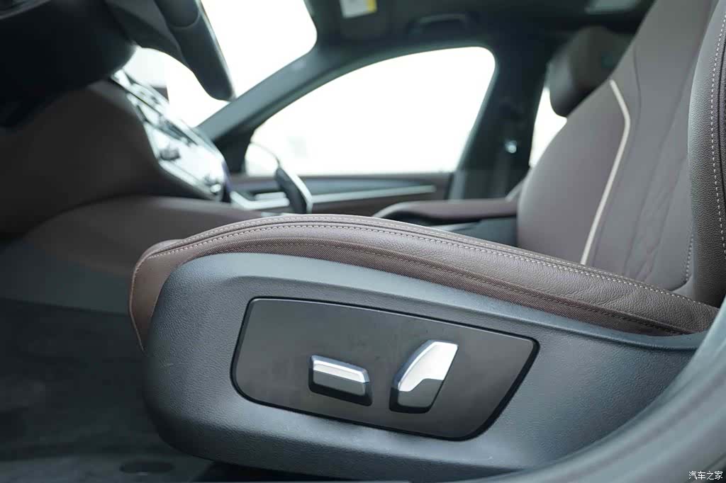 BMW 5 Series, 2024 7