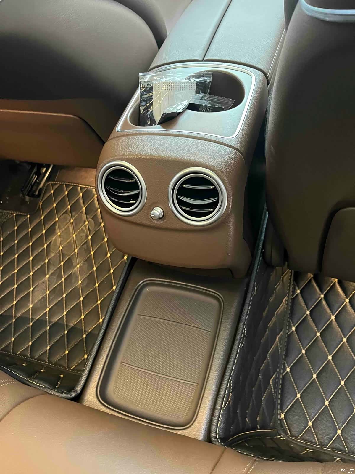 Mercedes-Benz E-Class, 2020 16