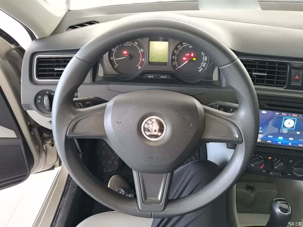 Skoda Rapid, 2016 11