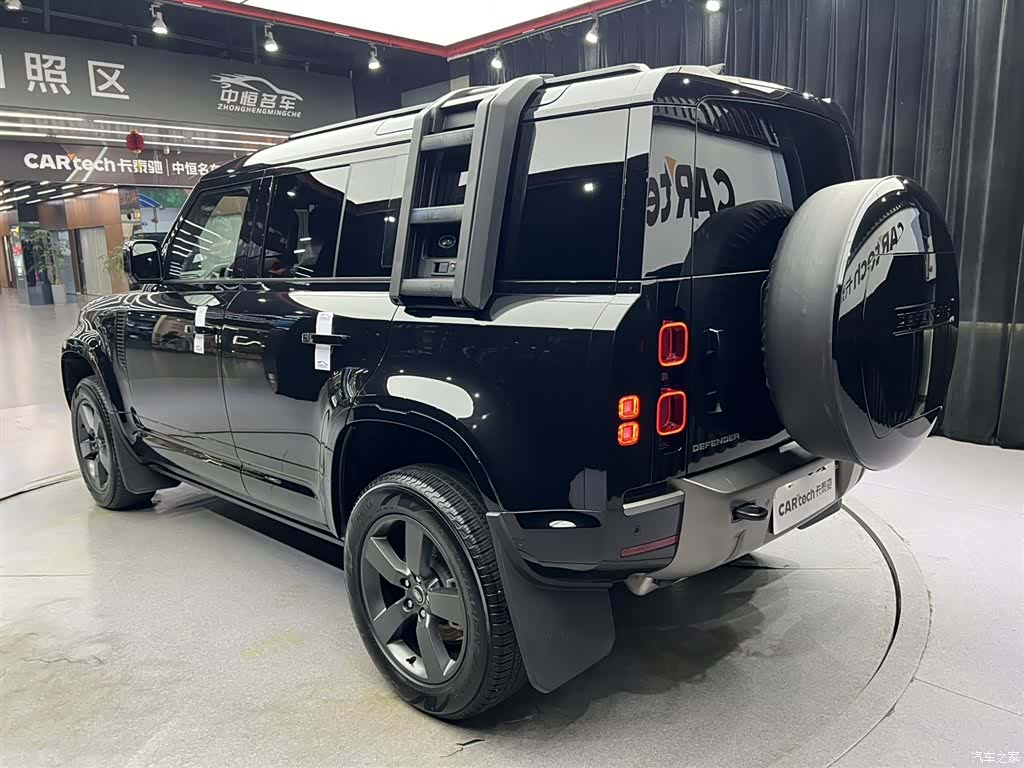 Land Rover Defender, 2024 7