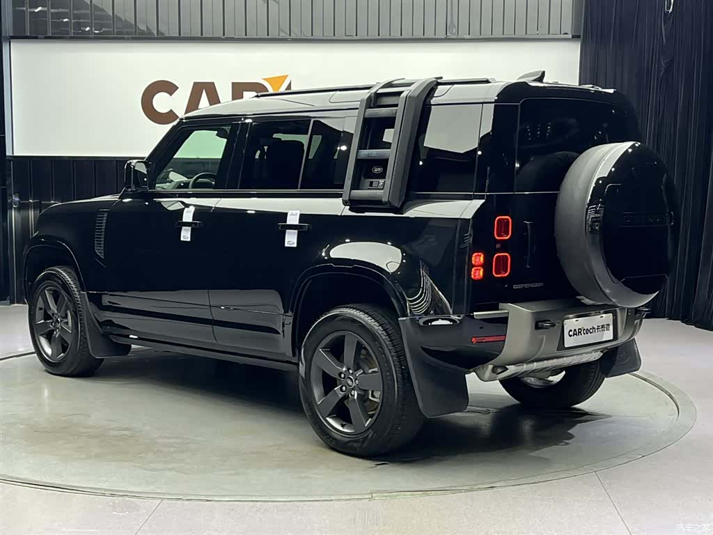 Land Rover Defender, 2024 12