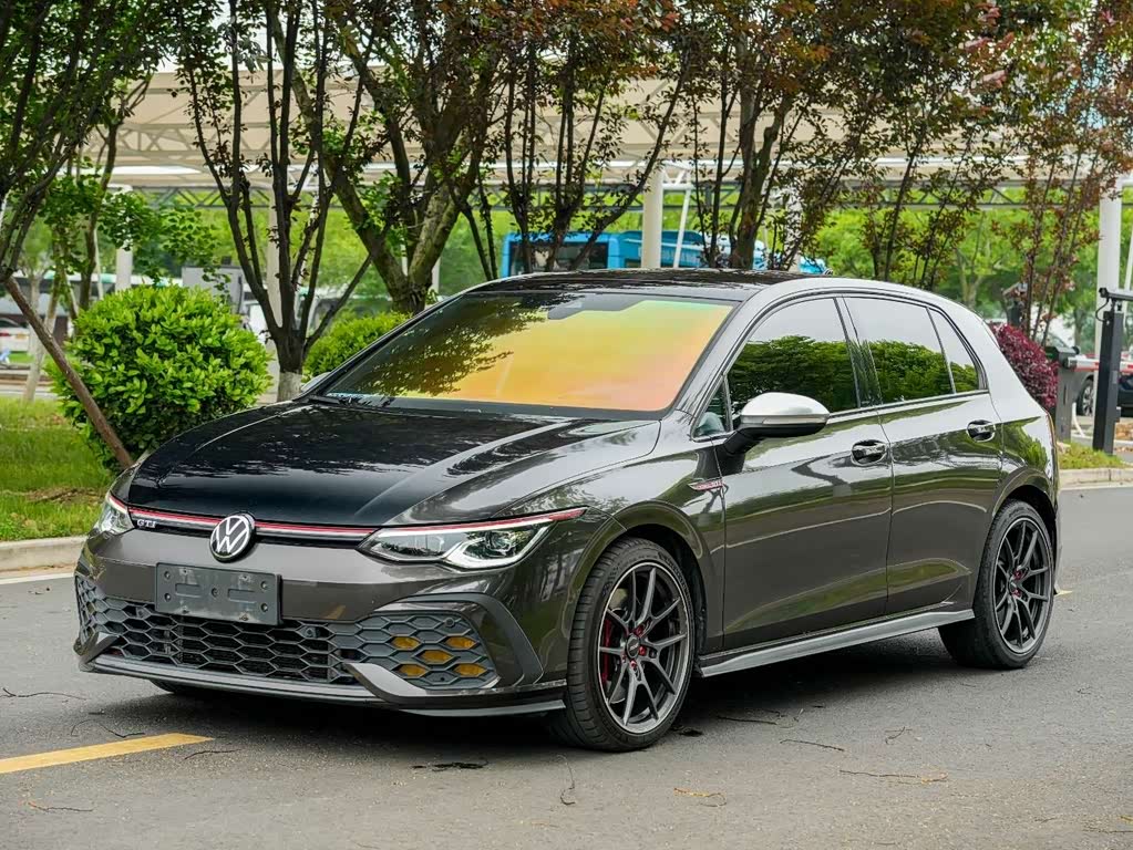 Volkswagen Golf GTI