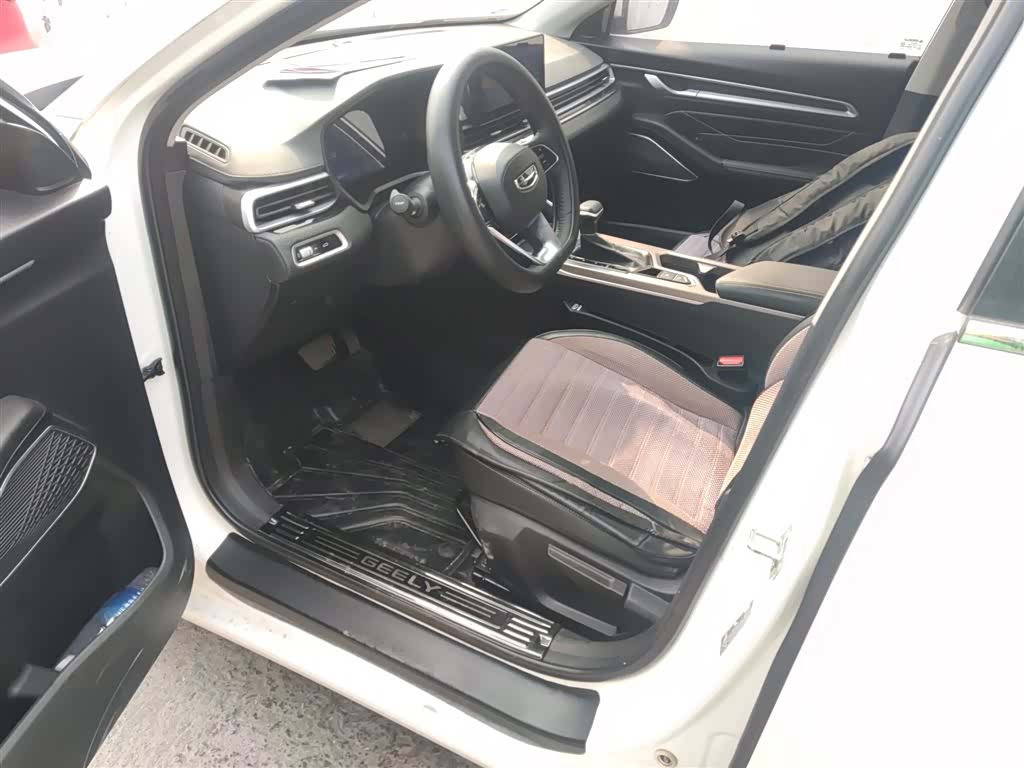 Geely Emgrand, 2021 16