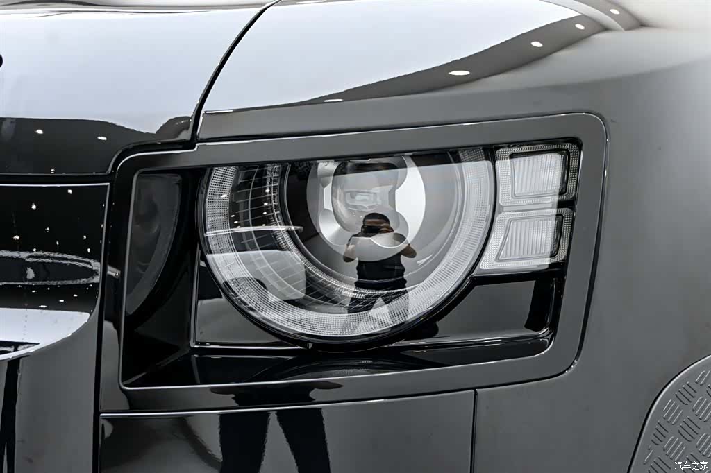 Land Rover Defender, 2024 9