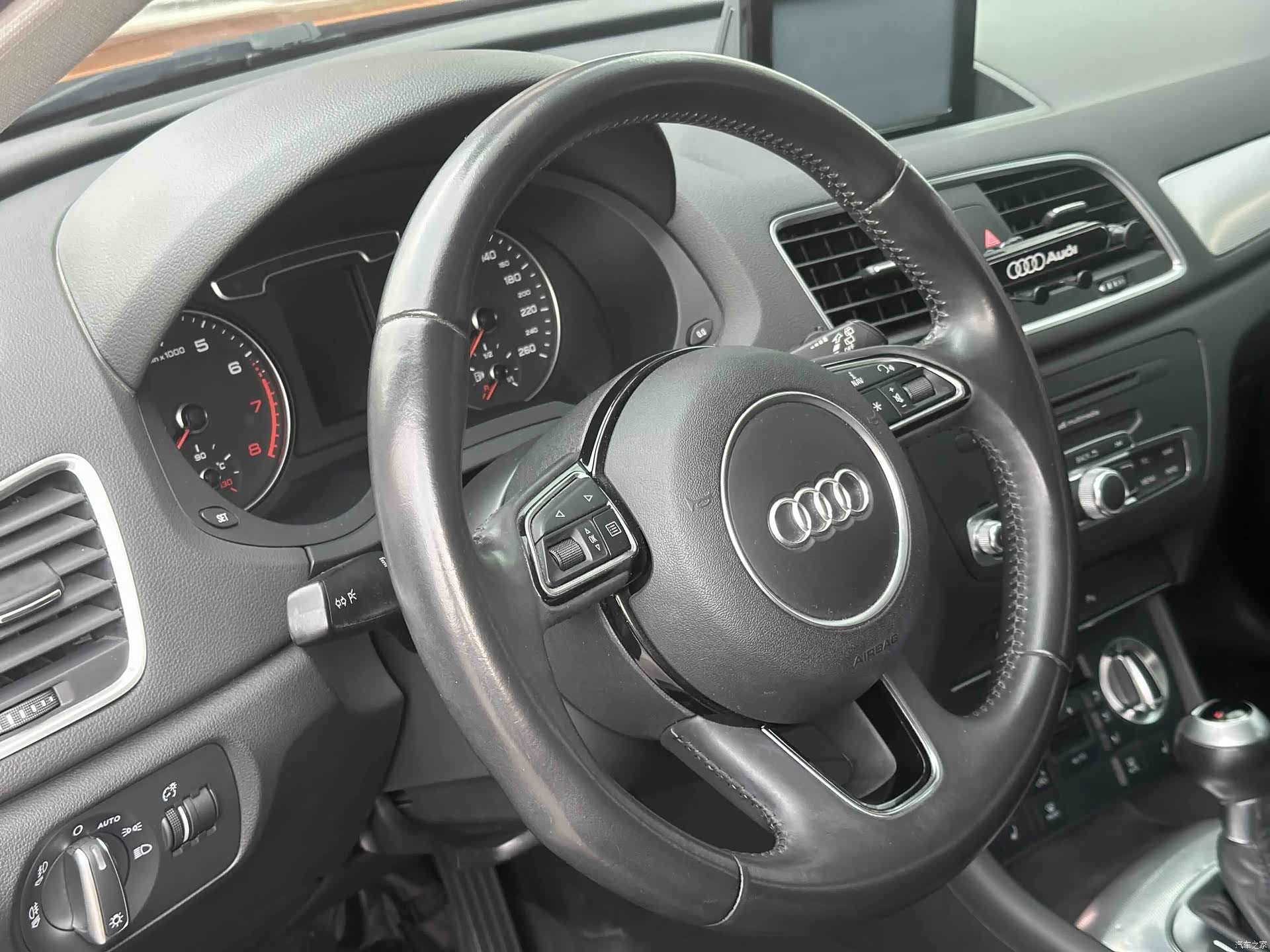 Audi Q3, 2015 10