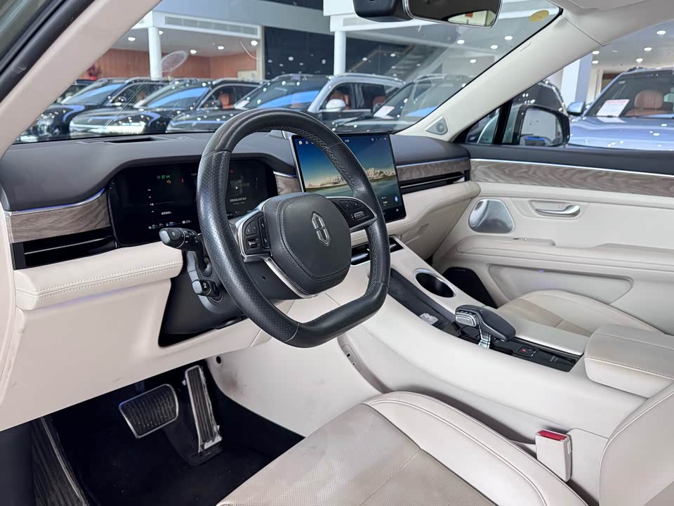 AITO Ask the world M5