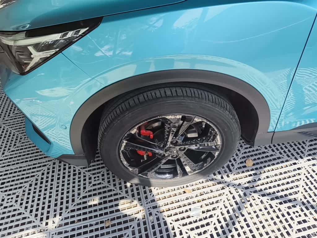 Geely Coolray, 2022 25