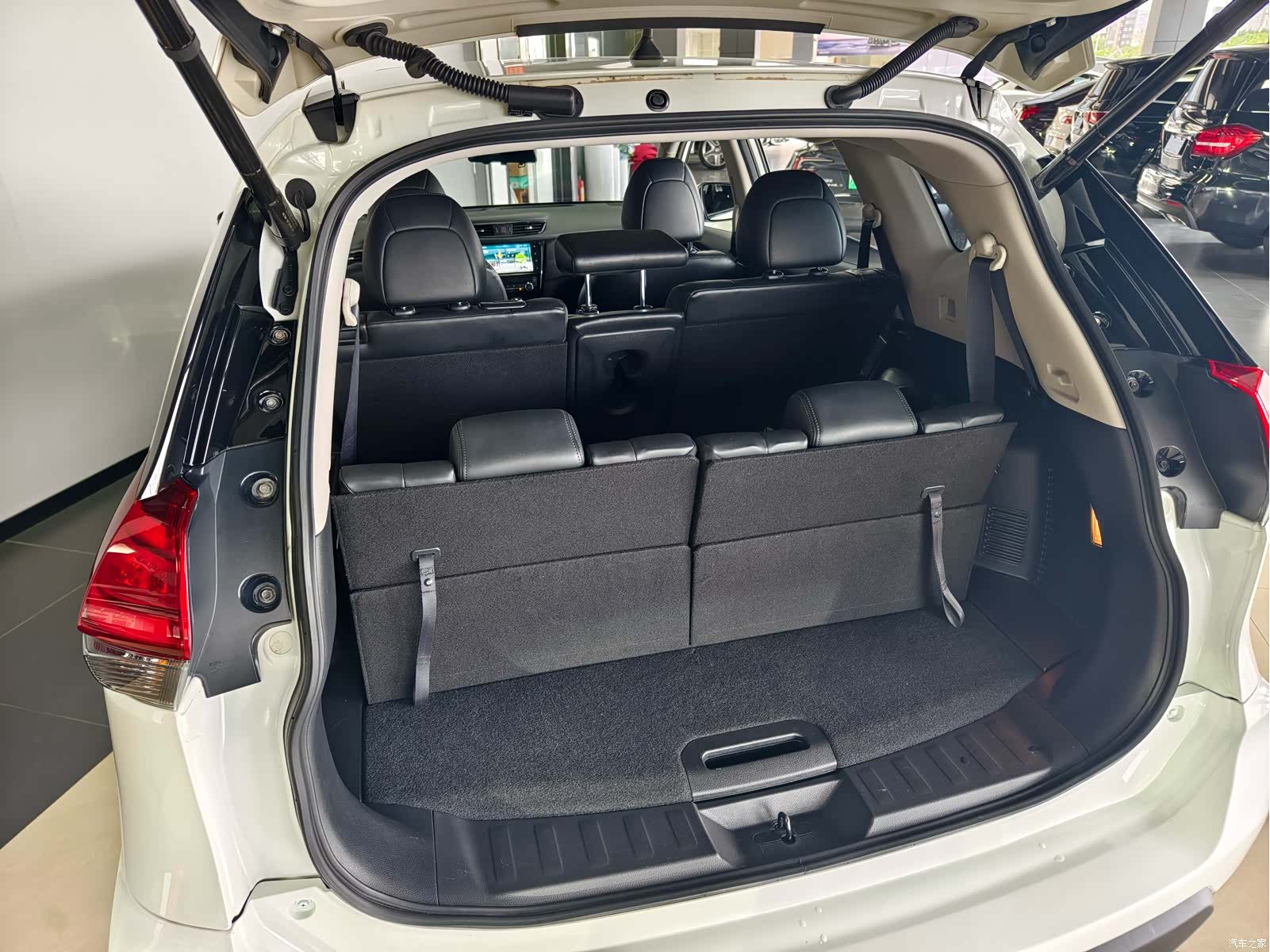 Nissan X-Trail, 2019 10