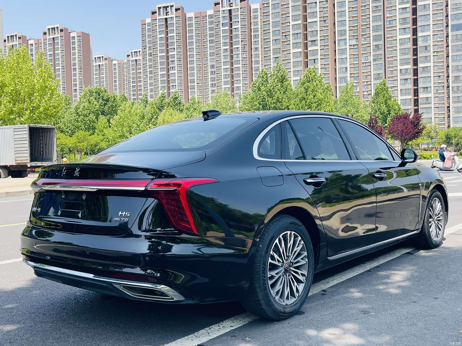 Hongqi H5, 2023 26